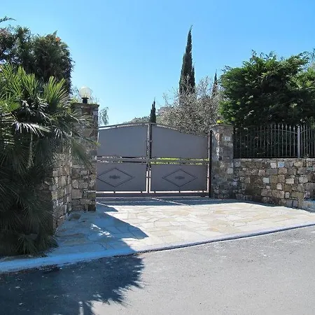 Sleeps 7 Pool Air Con Wifi * Caramagna Ligure