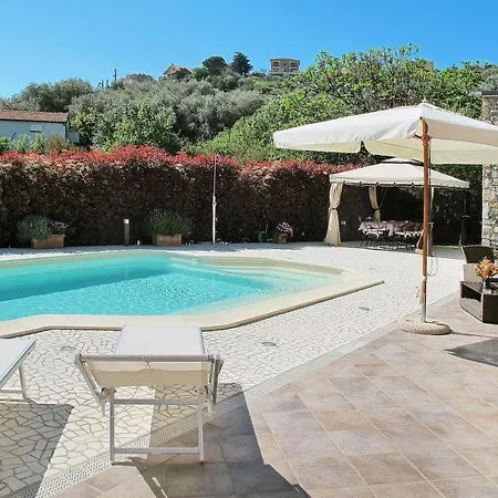 Sleeps 7 Pool Air Con Wifi
