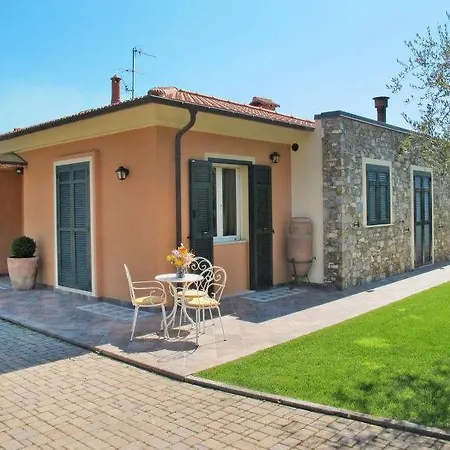Дом отдыха Sleeps 7 Pool Air Con Wifi *