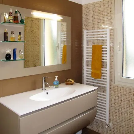 Casa de Férias Sleeps 7 Pool Air Con Wifi *